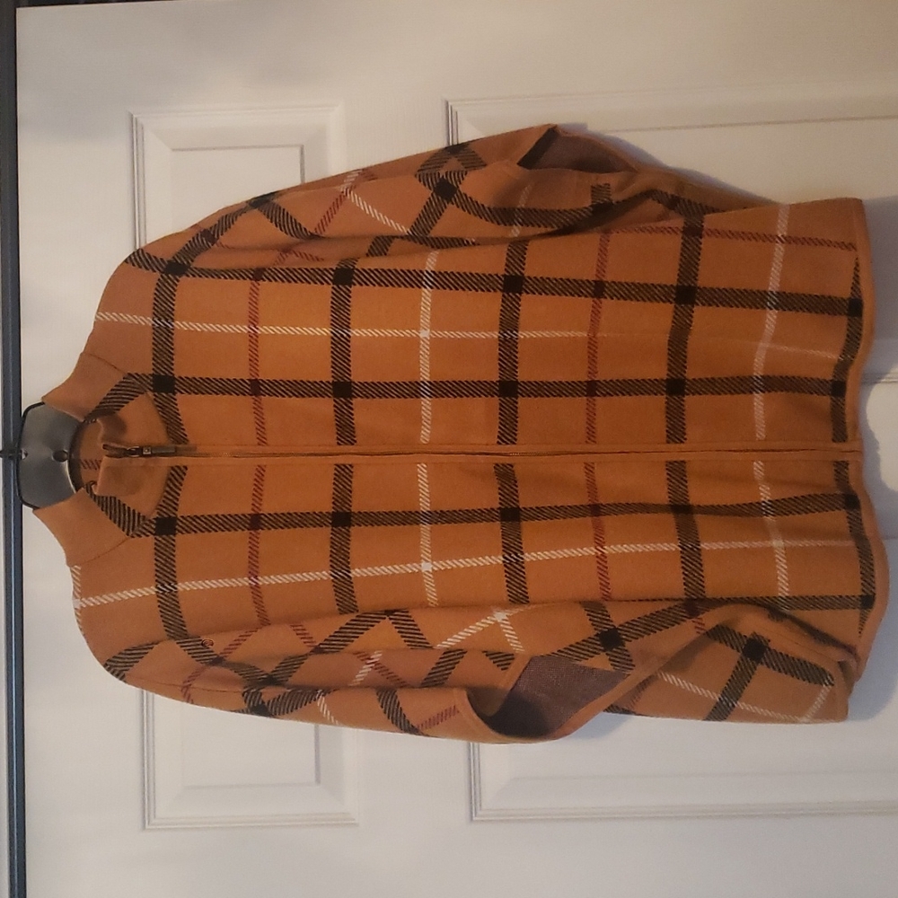 Tahari zipper front cape